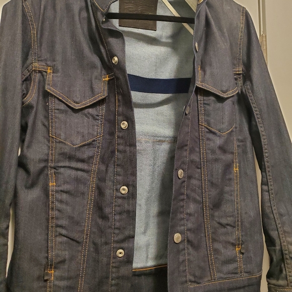 Levi Commuter Pro with hidden hood - Picture 2 of 3